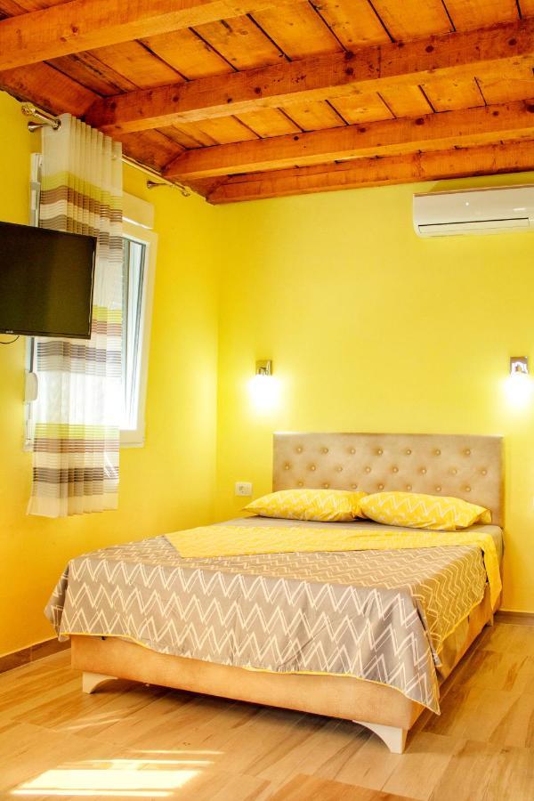 Apartments Stella Virpazar Exterior photo